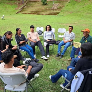 capacitaciones en Honduras de liderazgo-3. Brindando taller 2
