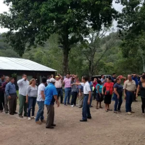 capacitaciones en Honduras de liderazgo-3. Brindando taller 7